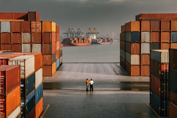 Wide view of congested shipping port with containers (ID#3)